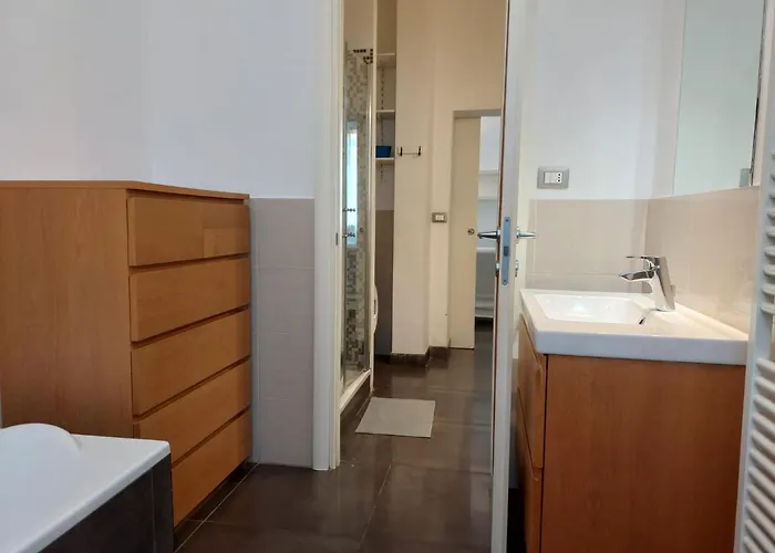 Luxury Station Apartment *