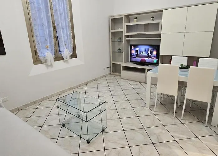 Luxury Station Apartment *